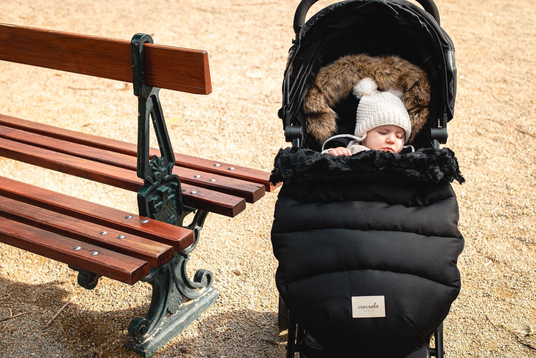 Comment habiller bébé dans une chancelière ? - Crocrobo Paris